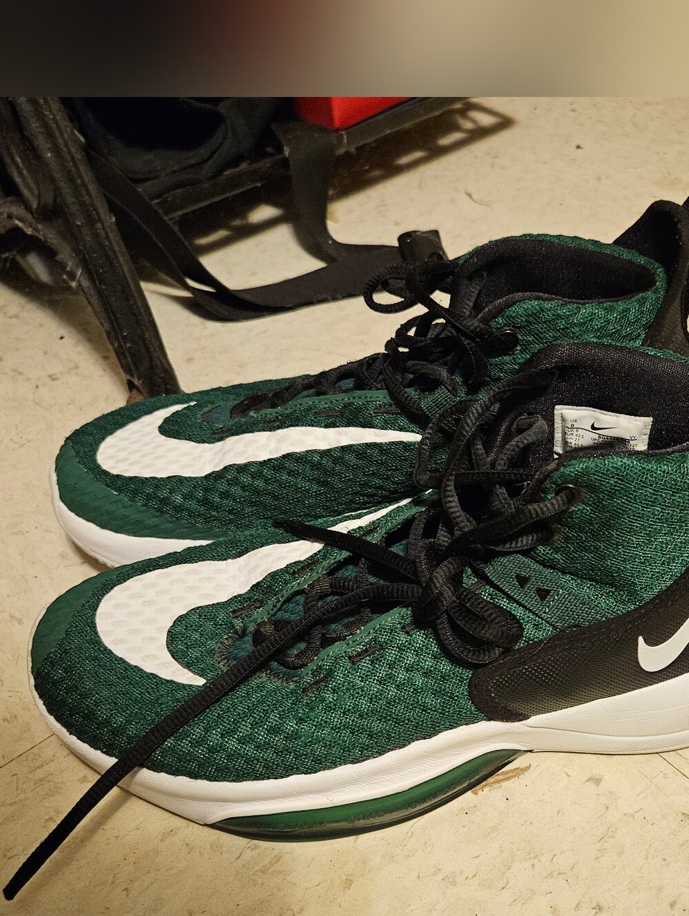 Nike Zoom Rize TB Size 9 men's shoes
